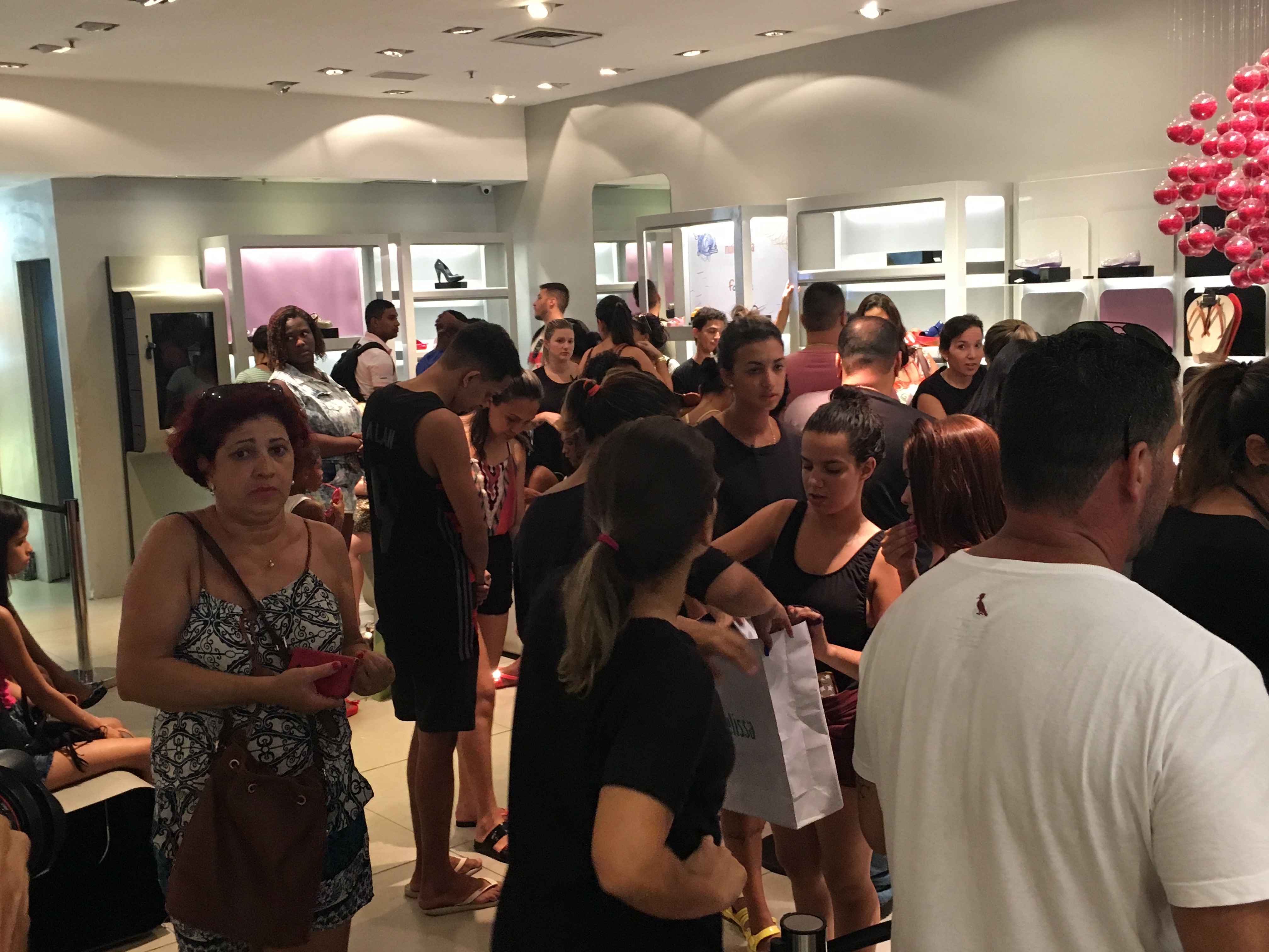 Movimento nos shoppings